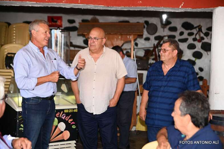 Momento del homenaje a los policías nacionales que se jubilan/TA.